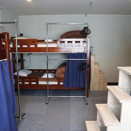 J-Hoppers Beppu Guesthouse ジェイホッパーズ別府ゲストハウス Экстерьер фото