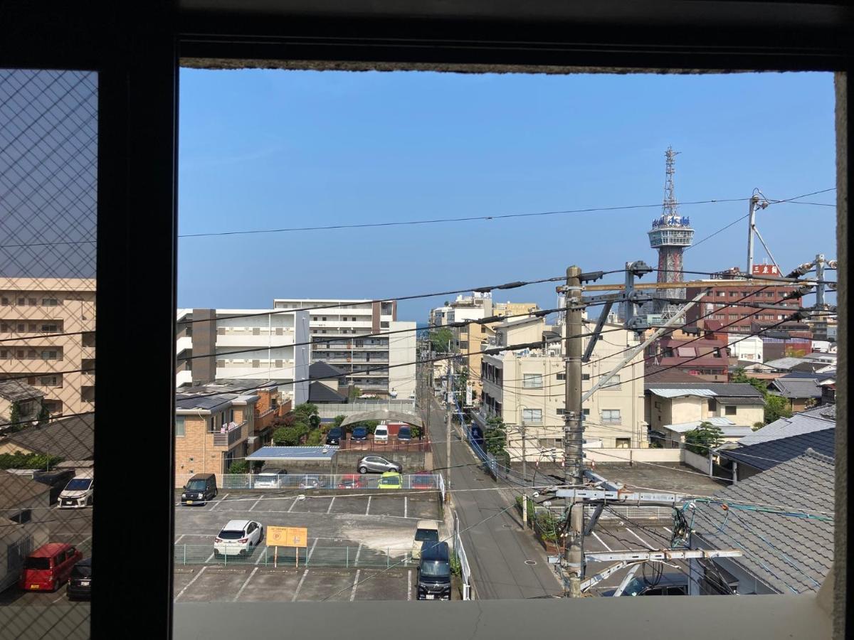 J-Hoppers Beppu Guesthouse ジェイホッパーズ別府ゲストハウス Экстерьер фото