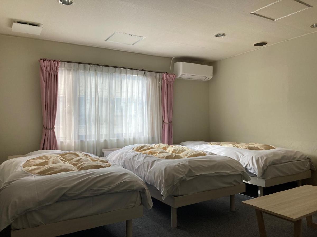 J-Hoppers Beppu Guesthouse ジェイホッパーズ別府ゲストハウス Экстерьер фото
