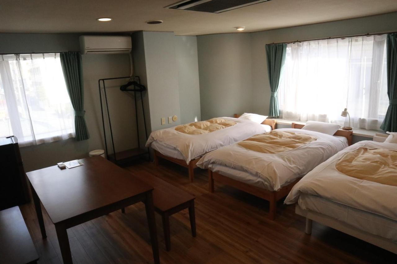 J-Hoppers Beppu Guesthouse ジェイホッパーズ別府ゲストハウス Экстерьер фото