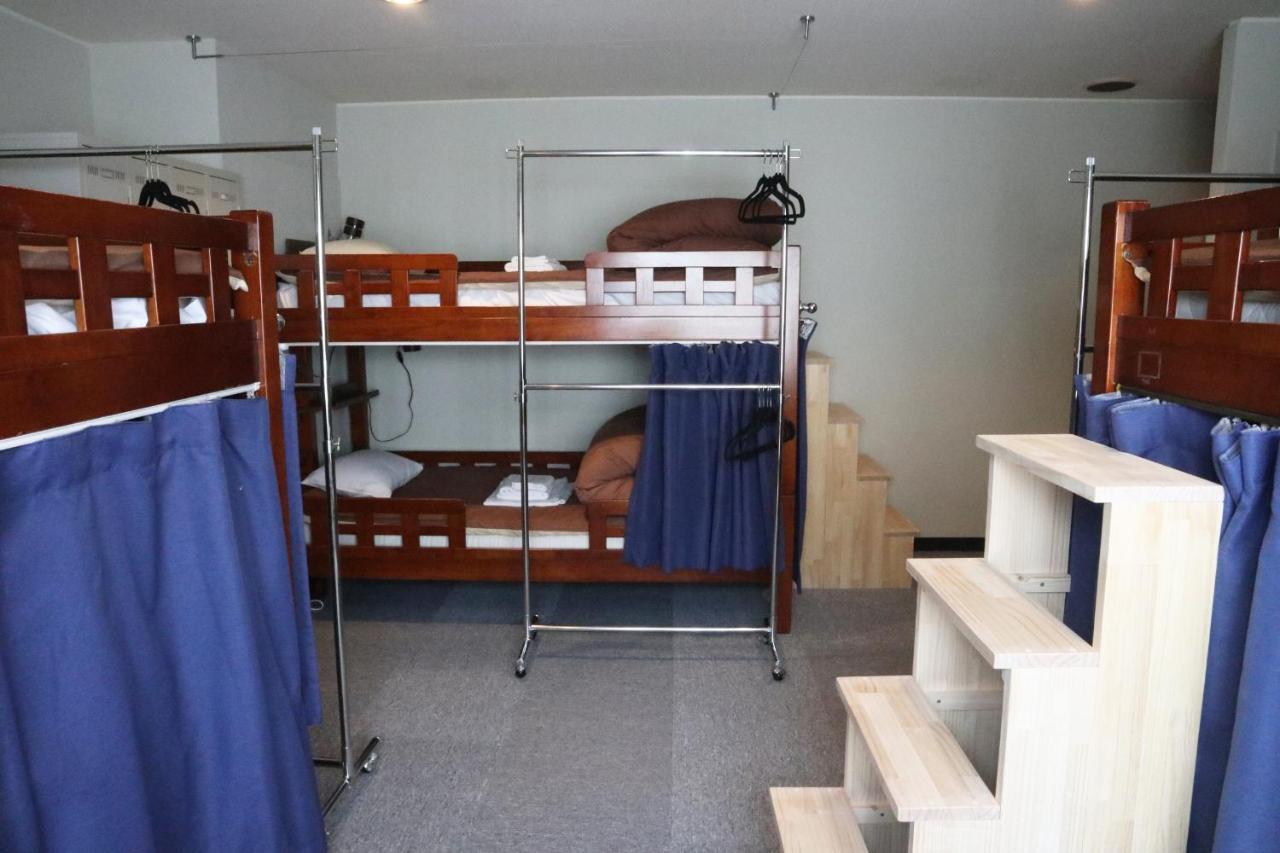 J-Hoppers Beppu Guesthouse ジェイホッパーズ別府ゲストハウス Экстерьер фото